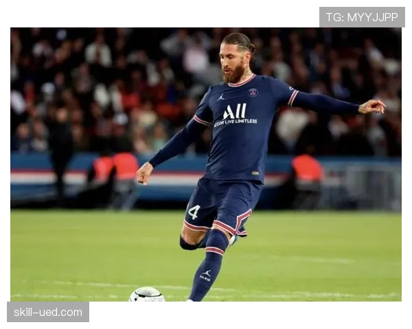 压制对手突破并稳住防线，拉莫斯本赛季更像出球枢纽