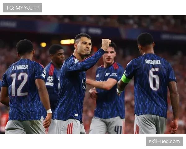 亨利关键战进攻主导力解析：跑位撕裂防线效率为何远超同期边锋